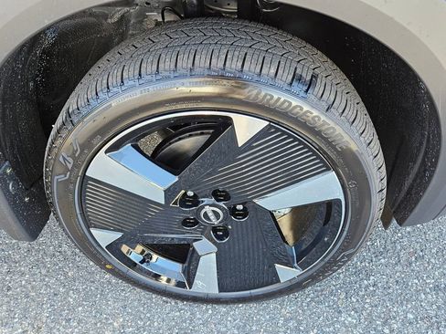 New 2026 Nissan Kicks SR image 13