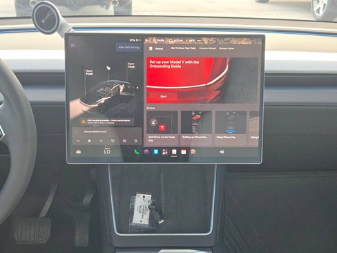 Used 2026 Tesla Model Y 2WD image 16