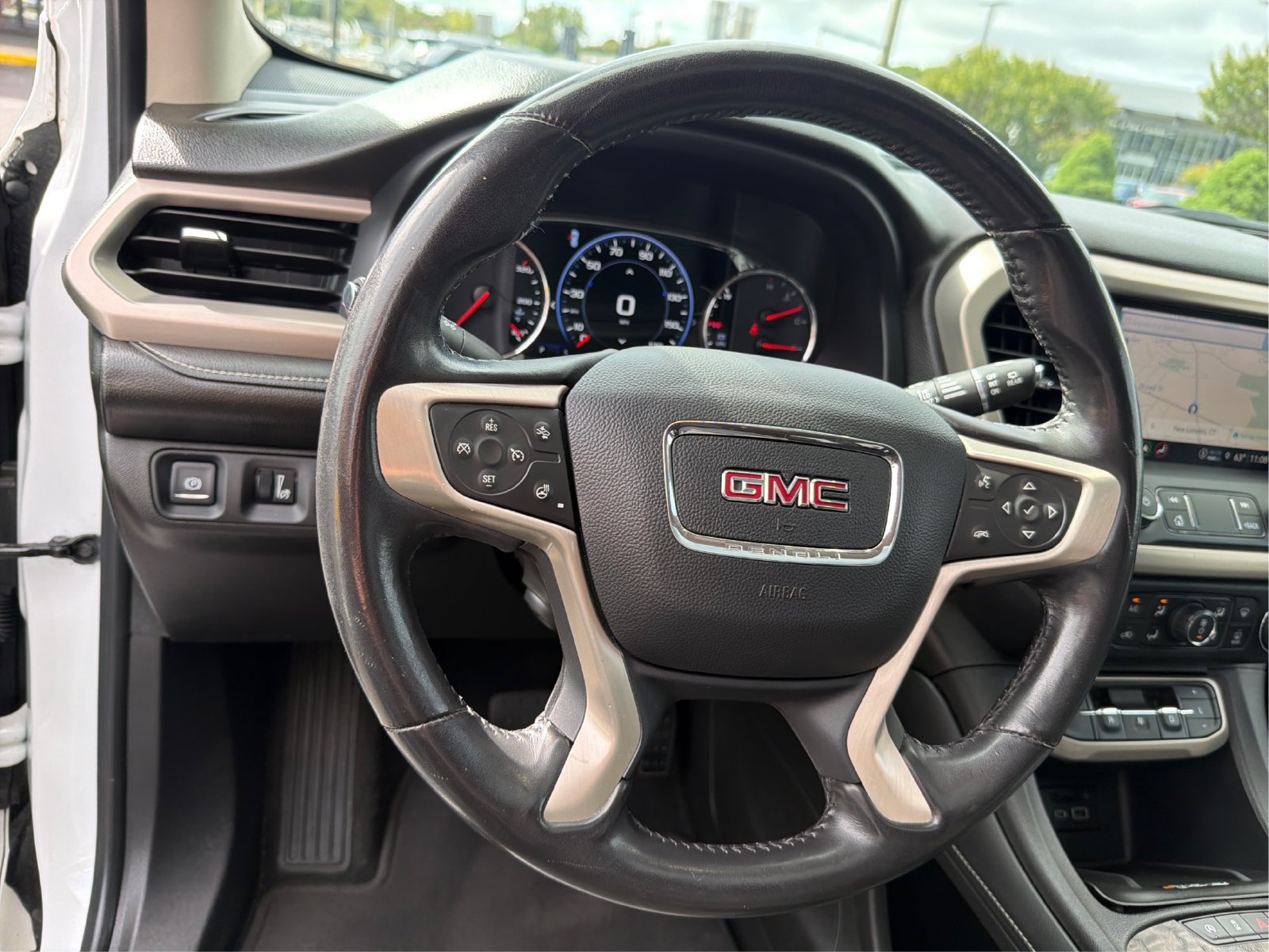 Used 2022 GMC Acadia Denali AWD/4WD image 19