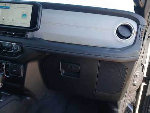 Used 2025 Jeep Wrangler Sahara image 57