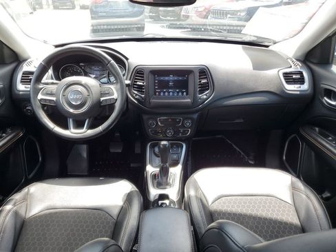 Used 2019 Jeep Compass Latitude image 12