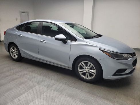Used 2018 Chevrolet Cruze LT w/ Convenience Package FWD image 11