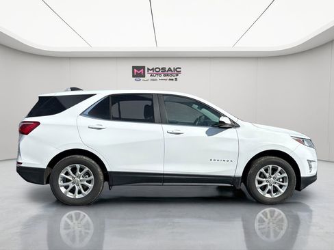 Used 2021 Chevrolet Equinox LT w/ Driver Convenience Package image 9