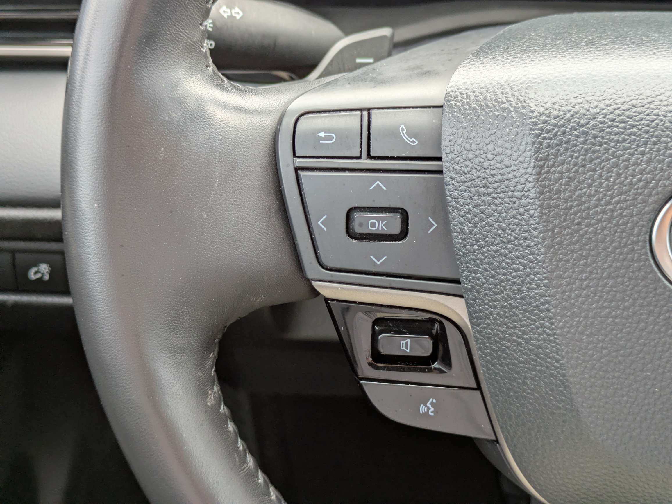 Used 2025 Toyota Camry XSE FWD image 23