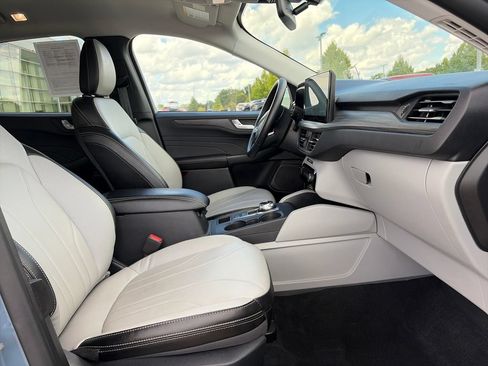 Used 2026 Ford Escape SE w/ PHEV Premium Package FWD image 14