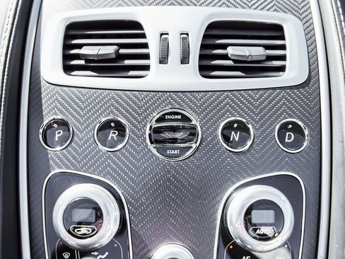 Used 2017 Aston Martin Vanquish S image 67