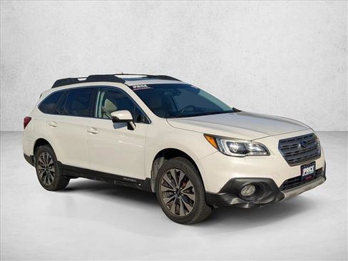 Used 2017 Subaru Outback 2.5i Limited image 3