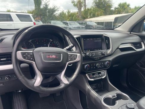 Used 2024 GMC Terrain SLT AWD/4WD image 14