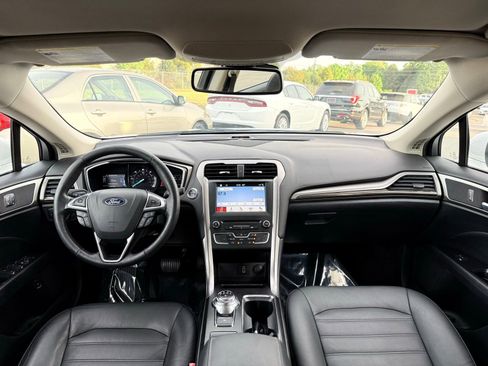 Used 2018 Ford Fusion SE w/ Equipment Group 602A FWD image 22