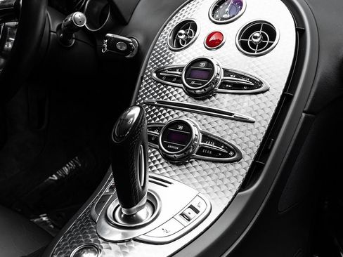 Used 2008 Bugatti Veyron AWD/4WD image 26