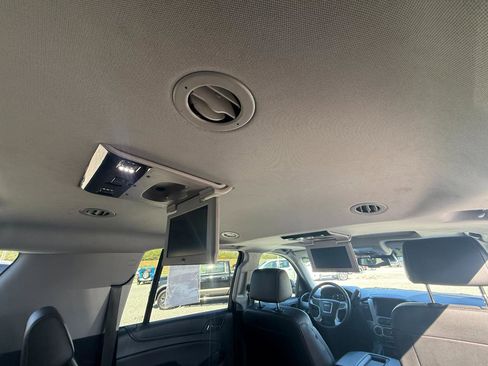 Used 2018 GMC Yukon XL SLT w/ Open Road Package image 9