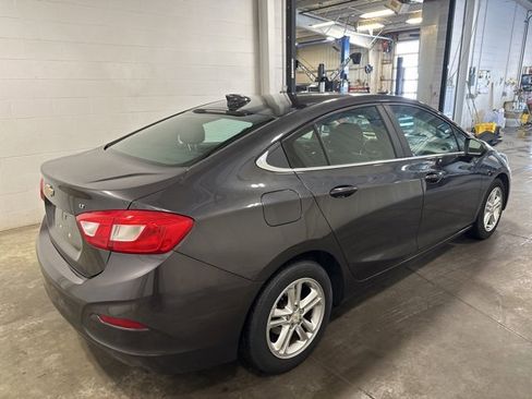 Used 2016 Chevrolet Cruze LT image 4