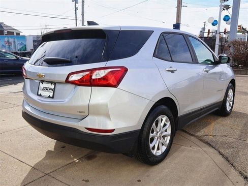 Used 2020 Chevrolet Equinox LS w/ LS Convenience Package image 5