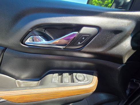 Used 2017 GMC Acadia SLE FWD image 14