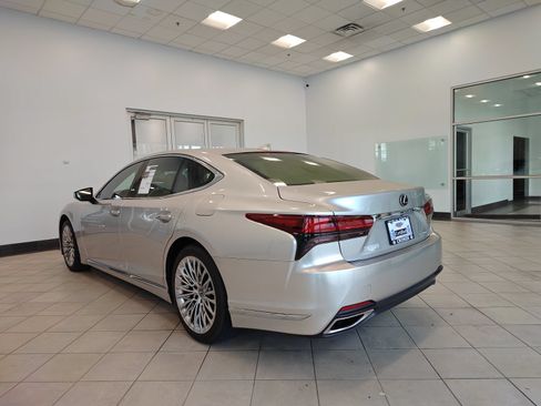 Used 2024 Lexus LS 500 RWD image 5