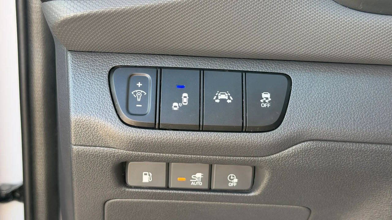 Used 2019 Hyundai Ioniq Limited FWD image 21
