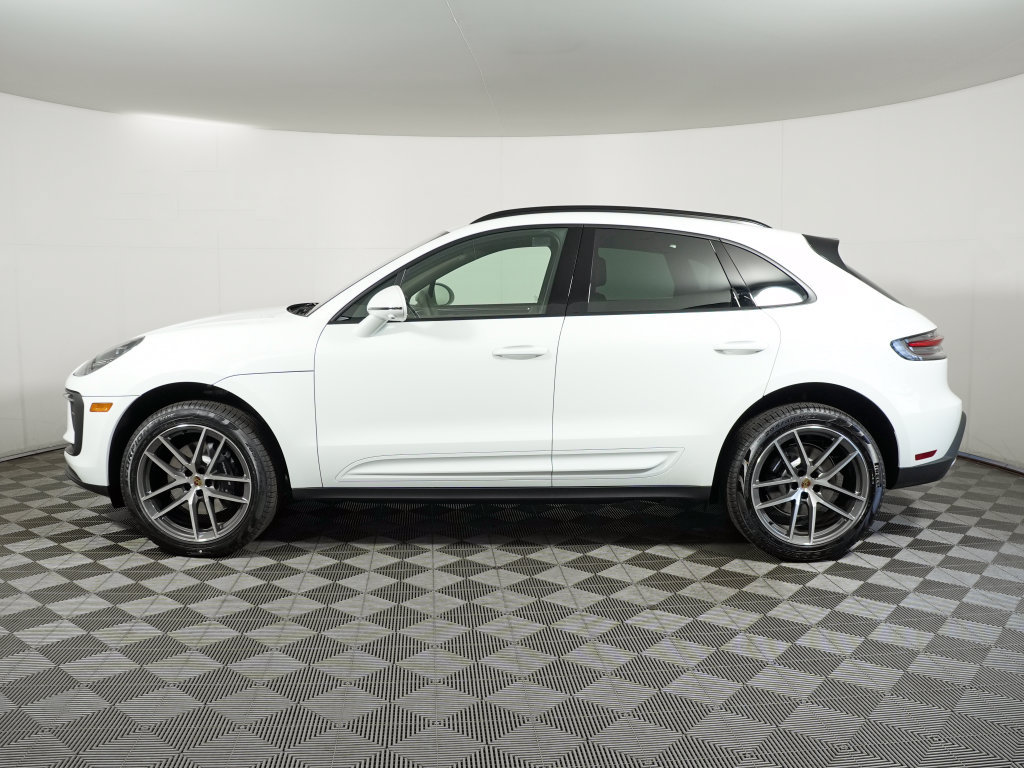 Used 2026 Porsche Macan AWD/4WD image 2