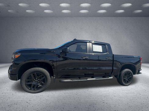Used 2025 Chevrolet Silverado 1500 Custom Trail Boss w/ Midnight Edition AWD/4WD image 4