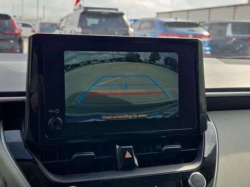 Used 2025 Toyota Corolla LE w/ LE Premium Package image 24