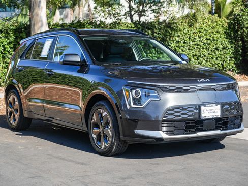 Used 2023 Kia Niro Wind w/ Wind Preserve Package FWD image 5