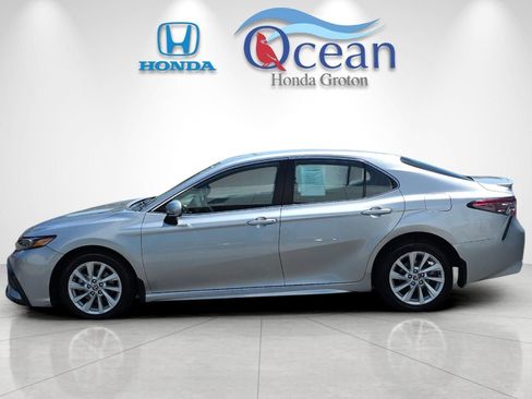 Used 2024 Toyota Camry SE FWD image 6