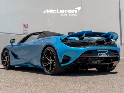 Used 2024 McLaren 750S Spider RWD image 5