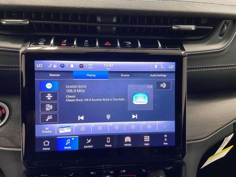 New 2025 Jeep Grand Cherokee Limited w/ Luxury Tech Group II image 13