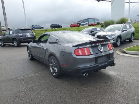 Used 2010 Ford Mustang Shelby GT500 RWD image 3