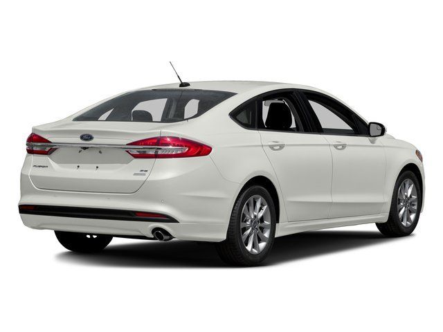 Used 2017 Ford Fusion SE w/ Equipment Group 201A FWD image 2
