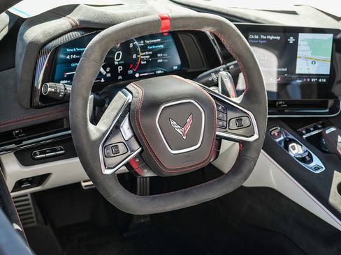 Used 2023 Chevrolet Corvette Stingray Premium Conv w/ Z51 Performance Package RWD image 18