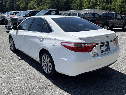 Used 2015 Toyota Camry XLE FWD image 5