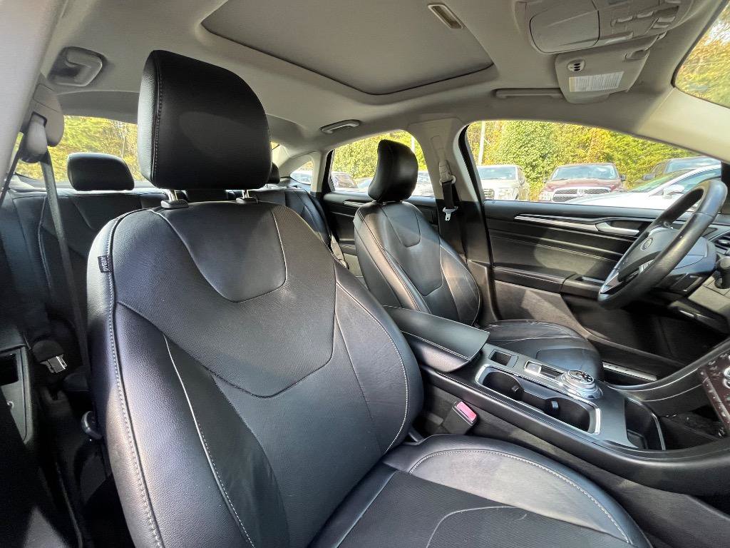 Used 2019 Ford Fusion Titanium AWD/4WD image 36