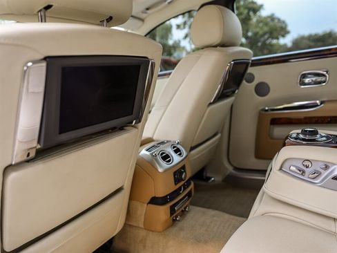 Used 2012 Rolls-Royce Ghost RWD image 30