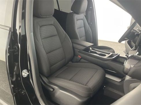 Used 2025 Chevrolet Equinox LT w/ Safety and Technology Package image 45