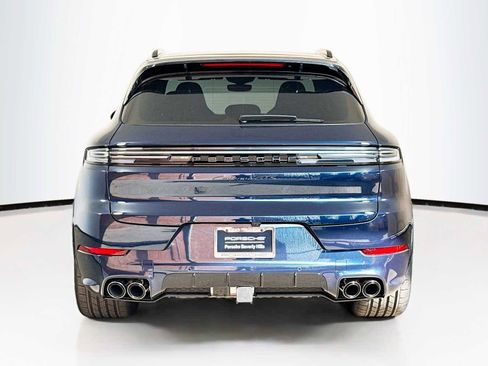 New 2026 Porsche Cayenne GTS image 10