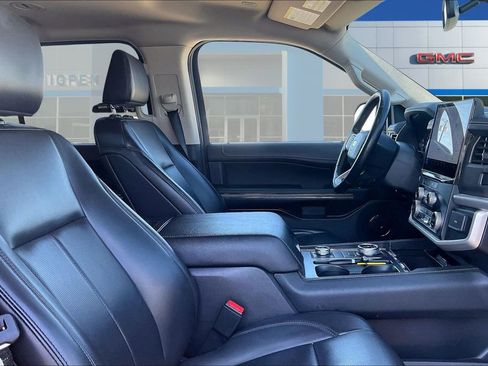 Used 2024 Ford Expedition XLT image 29