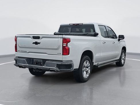 Used 2022 Chevrolet Silverado 1500 LTZ w/ LTZ Premium Package image 3