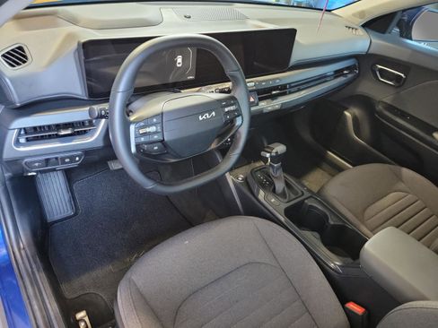 Certified 2025 Kia K4 EX image 9