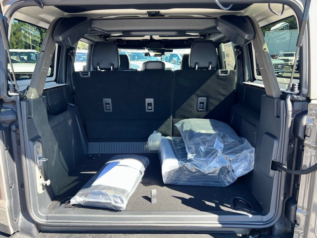 New 2025 Ford Bronco Badlands AWD/4WD image 18