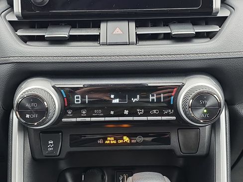 Used 2025 Toyota RAV4 LE image 25