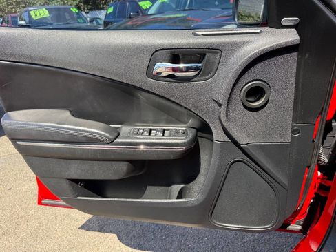 Used 2014 Dodge Charger SXT image 23