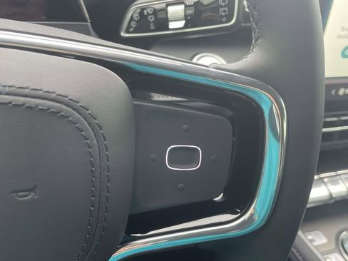 New 2026 Lincoln Nautilus Premier image 18