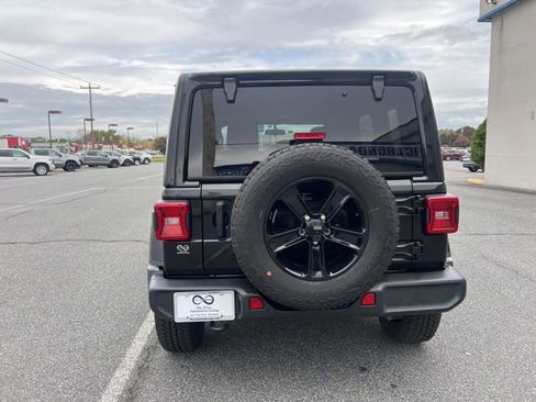 Used 2021 Jeep Wrangler Unlimited Sahara image 5