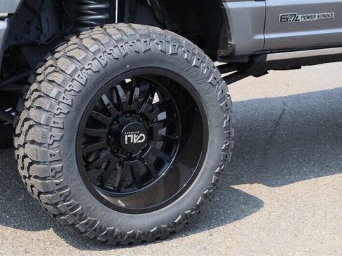 Used 2024 Ford F350 Platinum AWD/4WD image 13