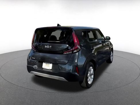 Used 2025 Kia Soul LX w/ LX Technology Package FWD image 13