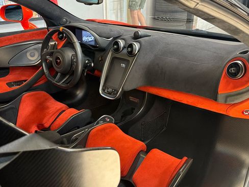 Used 2020 McLaren 600LT Spider RWD image 20