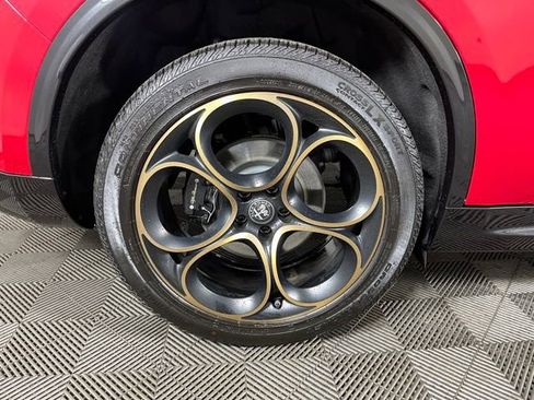 Used 2025 Alfa Romeo Stelvio Sprint image 12