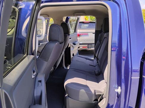 Used 2023 Nissan Frontier SV w/ SV Convenience Package RWD image 41