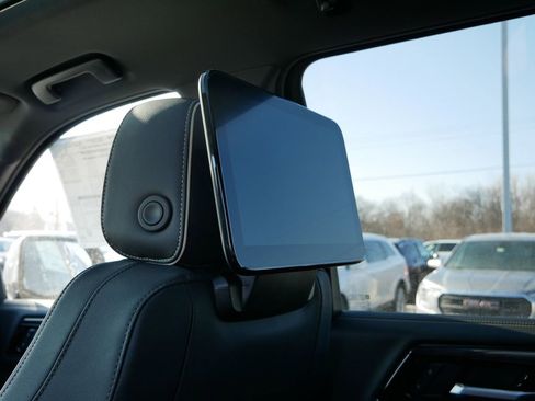 New 2026 GMC Yukon XL Elevation w/ Elevation Premium Package image 9