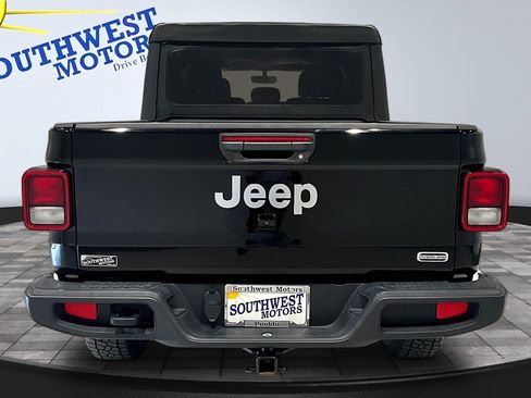 Used 2022 Jeep Gladiator Overland AWD/4WD image 6